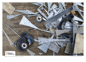 Materiales y mesa de trabajo del Drago Ecocircular de Francis Cabello en el Mesón El Drago - © Jordi Verdés Padrón